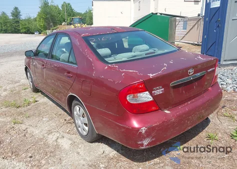 2004 Toyota Camry Le z USA, uszkodzony, nr VIN 4T1BE32K94U292915